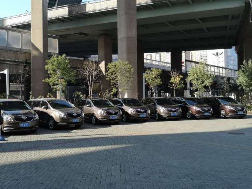 7座別克商務(wù)車